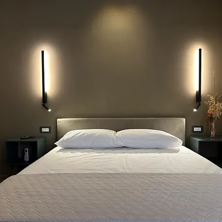 Al Vico Bedrooms קרוטונה