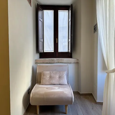 Al Vico Bedrooms קרוטונה