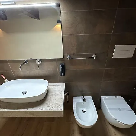 Al Vico Bedrooms 3* קרוטונה