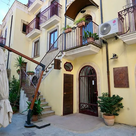 Al Vico Bedrooms Couette-café 3*